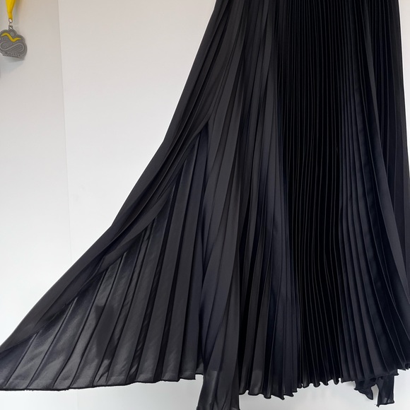Frankie Shop Debra pleated maxi skirt NWT - Picture 2 of 5